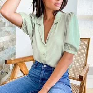 LULU'S Sweet and Chic sage mint silk blend short sleeve blouse NEW, size M